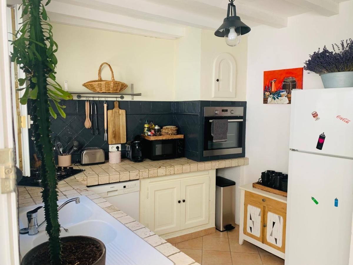 Maison De Village Provencal Vallabrègues Esterno foto